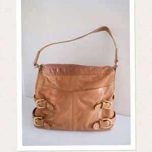 Maxximum leather shoulder bag